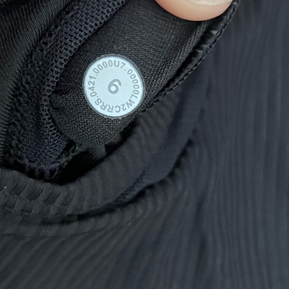 Lululemon Ribbed-Mesh High-Neck Bra *Medium Support, B/C Cup - Picture 3 of 5